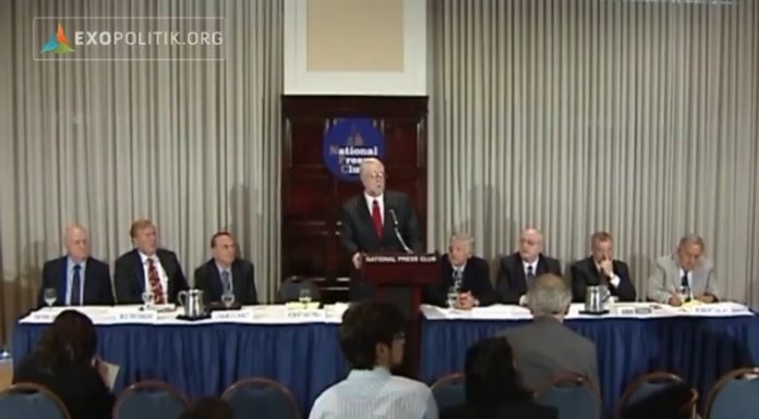 Pressekonferenz: UFOs und Atomwaffen