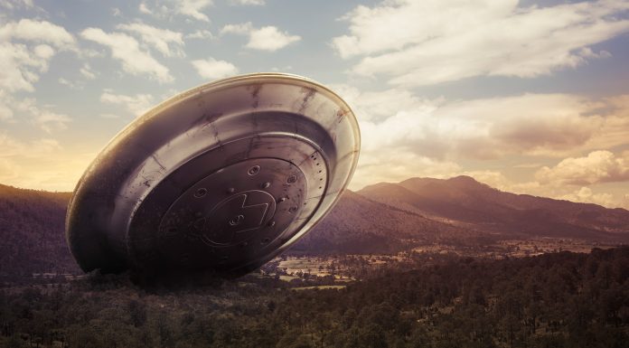 Inhaber von geborgener UFO-Technologie erhalten eine Frist von sechs Monaten Crashed UFO (Illustration)