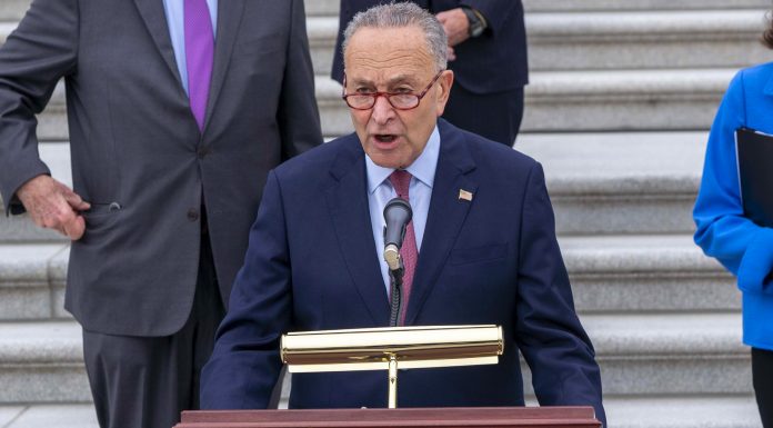 US-Kongress schlägt UFO-Enthüllungsgesetz vor Chuck Schumer